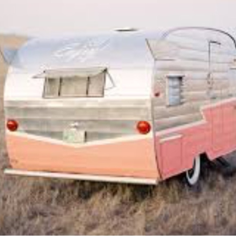 🚌 🏕 Meet your Posher, Trailered Suits 🚌 🏕
